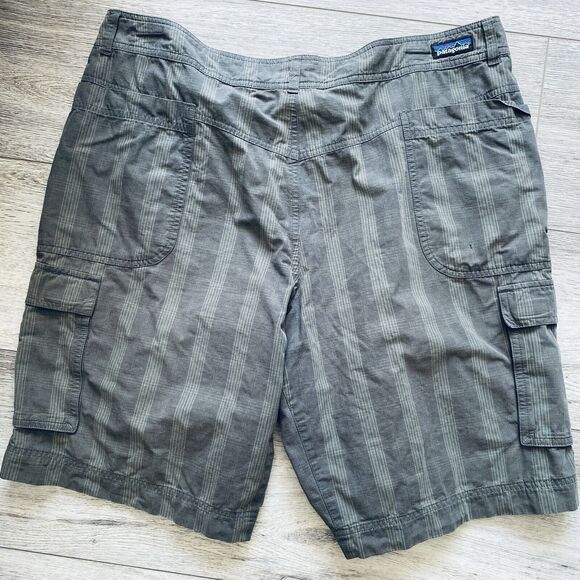 Patagonia Stand Up Shorts Mens 40 Charcoal Stripe Cargo Bermuda Organic Cotton - Picture 4 of 4